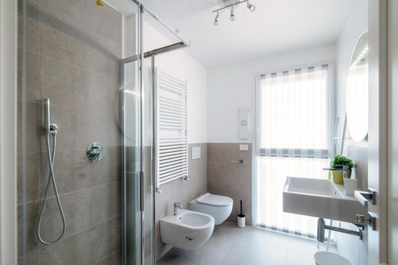 Cozy Joivy Suite 3 With Parking Como Exterior photo